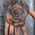Татуировка роза на кулаке 06.12.2020 №024 -lion tattoo on fist- tatufoto.com