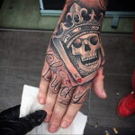 Татуировка череп на кулаке 06.12.2020 №015 -skull tattoo on fist- tatufoto.com