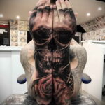 Татуировка череп на кулаке 06.12.2020 №016 -skull tattoo on fist- tatufoto.com