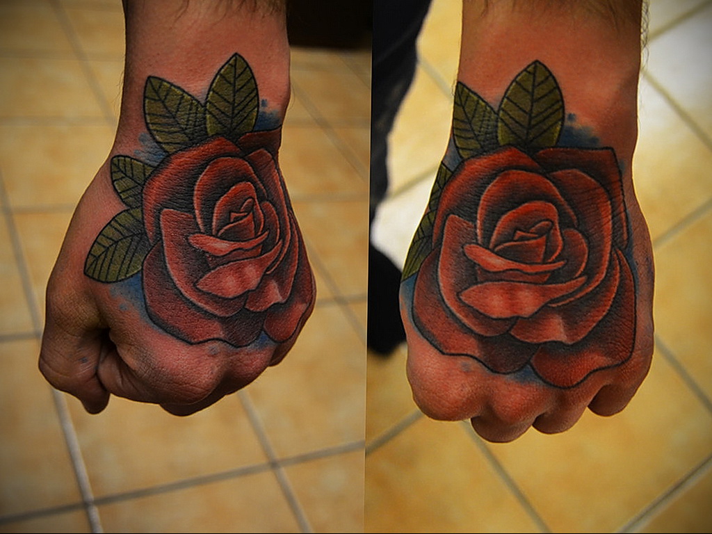 Цветная роза тату на кисти руки у мужчин
