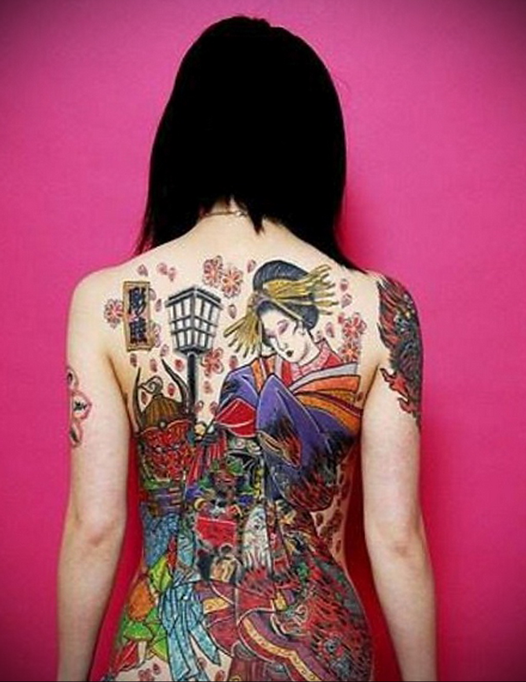 Девочка якудза. Японское тату гейша якудза. Японские Татуировки якудза. Тату для девушек. Японские тату женские.