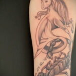 Пример классного рисунка тату скорпион 16.01.2021 №0050 -scorpion tattoo-tatufoto.com