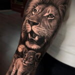 Тату в стиле реализм со львом 02.01.2021 №030 -lion tattoo realism- tatufoto.com