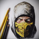Детализированный эскиз татуировки Скорпиона из Mortal Kombat, выполненный цветными карандашами на белом фоне. Идеально для вдохновения и создания уникального рисунка татуировки.