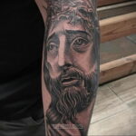 Фото Тату с Иисусом Христом 11.01.2021 №10063 -jesus tattoo- tatufoto.com