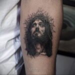Фото Тату с Иисусом Христом 11.01.2021 №10087 -jesus tattoo- tatufoto.com