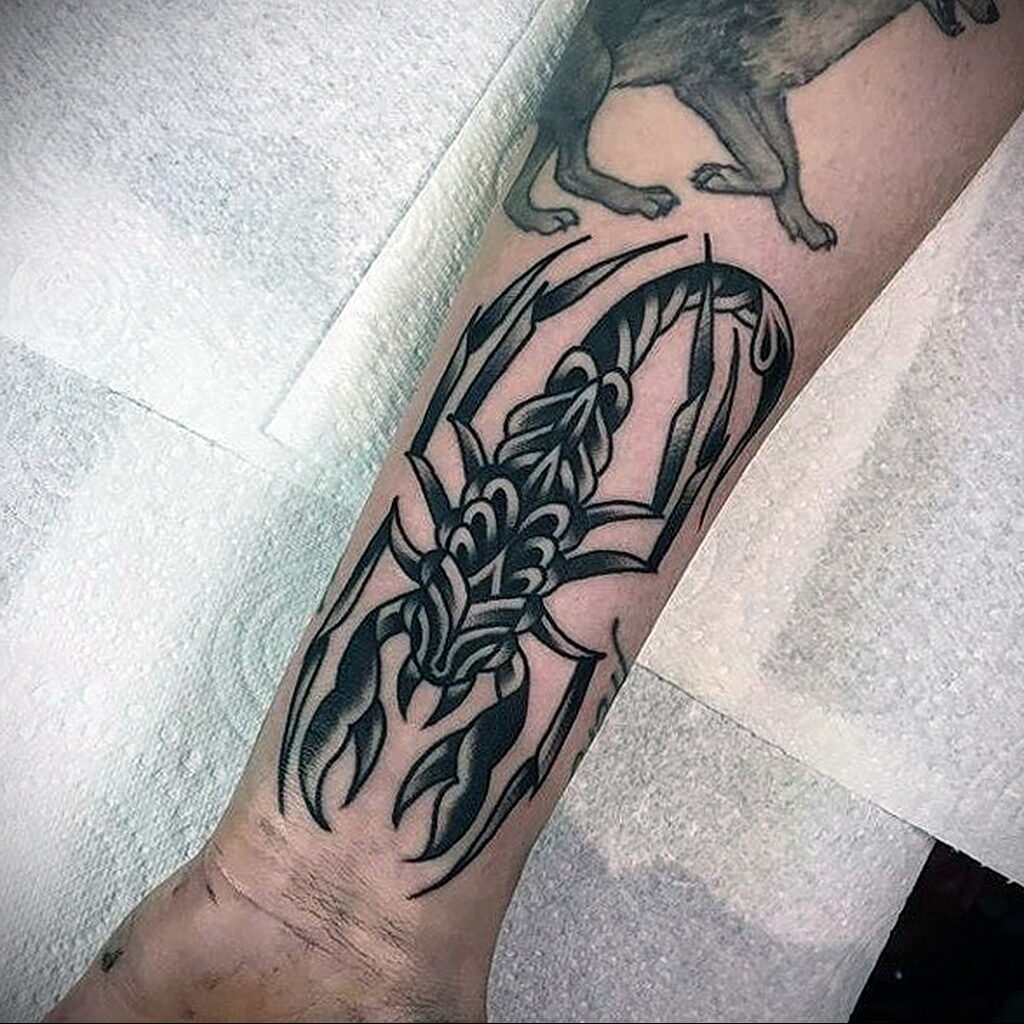 Фото Тату скорпион на запястье 16.01.2021 №0013 -scorpion tattoo on wrist- tatufoto.com