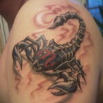 Фото Тату скорпион на плече 16.01.2021 №0005 -scorpion tattoo on shoulder- tatufoto.com