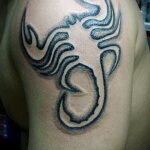 Фото Тату скорпион на плече 16.01.2021 №0017 -scorpion tattoo on shoulder- tatufoto.com