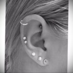 Фото Хрящевой пирсинг 29.01.2021 №0013 - Cartilage piercing - tatufoto.com