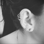 Фото Хрящевой пирсинг 29.01.2021 №0027 - Cartilage piercing - tatufoto.com