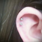 Фото Хрящевой пирсинг 29.01.2021 №0028 - Cartilage piercing - tatufoto.com