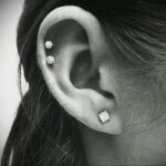 Фото Хрящевой пирсинг 29.01.2021 №0032 - Cartilage piercing - tatufoto.com