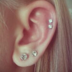 Фото Хрящевой пирсинг 29.01.2021 №0040 - Cartilage piercing - tatufoto.com