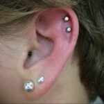 Фото Хрящевой пирсинг 29.01.2021 №0047 - Cartilage piercing - tatufoto.com