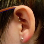 Фото Хрящевой пирсинг 29.01.2021 №0075 - Cartilage piercing - tatufoto.com
