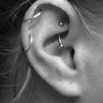 Фото Хрящевой пирсинг 29.01.2021 №0120 - Cartilage piercing - tatufoto.com
