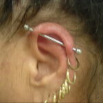 Фото Хрящевой пирсинг 29.01.2021 №0122 - Cartilage piercing - tatufoto.com