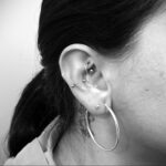 Фото Хрящевой пирсинг 29.01.2021 №0153 - Cartilage piercing - tatufoto.com