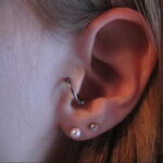 Фото Хрящевой пирсинг 29.01.2021 №0222 - Cartilage piercing - tatufoto.com
