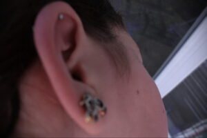 Фото Хрящевой пирсинг 29.01.2021 №0231 - Cartilage piercing - tatufoto.com