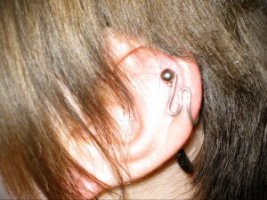 Фото Хрящевой пирсинг 29.01.2021 №0239 - Cartilage piercing - tatufoto.com