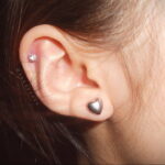Фото Хрящевой пирсинг 29.01.2021 №0251 - Cartilage piercing - tatufoto.com