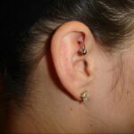 Фото Хрящевой пирсинг 29.01.2021 №0265 - Cartilage piercing - tatufoto.com