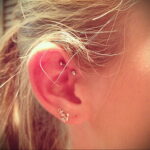 Фото Хрящевой пирсинг 29.01.2021 №0276 - Cartilage piercing - tatufoto.com