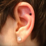 Фото Хрящевой пирсинг 29.01.2021 №0310 - Cartilage piercing - tatufoto.com