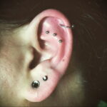 Фото Хрящевой пирсинг 29.01.2021 №0318 - Cartilage piercing - tatufoto.com