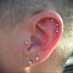 Фото Хрящевой пирсинг 29.01.2021 №0321 - Cartilage piercing - tatufoto.com