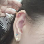 Фото Хрящевой пирсинг 29.01.2021 №0329 - Cartilage piercing - tatufoto.com