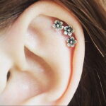 Фото Хрящевой пирсинг 29.01.2021 №0333 - Cartilage piercing - tatufoto.com