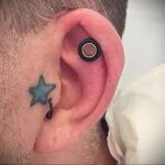 Фото Хрящевой пирсинг 29.01.2021 №0337 - Cartilage piercing - tatufoto.com
