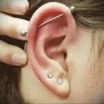 Фото Хрящевой пирсинг 29.01.2021 №0359 - Cartilage piercing - tatufoto.com