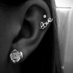 Фото Хрящевой пирсинг 29.01.2021 №0374 - Cartilage piercing - tatufoto.com