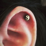 Фото Хрящевой пирсинг 29.01.2021 №0393 - Cartilage piercing - tatufoto.com