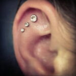 Фото Хрящевой пирсинг 29.01.2021 №0399 - Cartilage piercing - tatufoto.com
