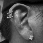 Фото Хрящевой пирсинг 29.01.2021 №0406 - Cartilage piercing - tatufoto.com