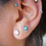Фото Хрящевой пирсинг 29.01.2021 №0414 - Cartilage piercing - tatufoto.com