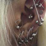 Фото Хрящевой пирсинг 29.01.2021 №0425 - Cartilage piercing - tatufoto.com