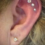 Фото Хрящевой пирсинг 29.01.2021 №0443 - Cartilage piercing - tatufoto.com