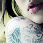 Фото девушки с татуировками 24.01.2021 №0006 - girl with tattoo - tatufoto.com