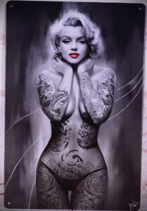 Фото девушки с татуировками 24.01.2021 №0041 - girl with tattoo - tatufoto.com