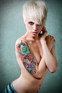 Фото девушки с татуировками 24.01.2021 №0151 - girl with tattoo - tatufoto.com