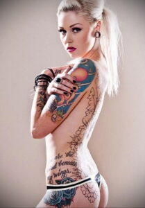 Фото девушки с татуировками 24.01.2021 №0386 - girl with tattoo - tatufoto.com