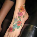 Фото женского цветного рисунка тату 09.01.2021 №1143 -color female tattoo- tatufoto.com