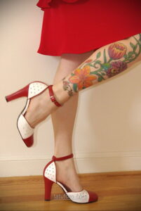 Фото женского цветного рисунка тату 09.01.2021 №1181 -color female tattoo- tatufoto.com