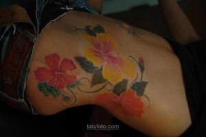 Фото женского цветного рисунка тату 09.01.2021 №1186 -color female tattoo- tatufoto.com